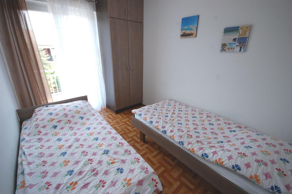 Apartments Jakobi By El-Pi Tours นยีวีเซ ภายนอก รูปภาพ