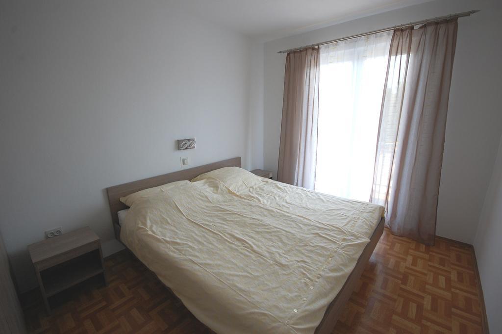 Apartments Jakobi By El-Pi Tours นยีวีเซ ภายนอก รูปภาพ