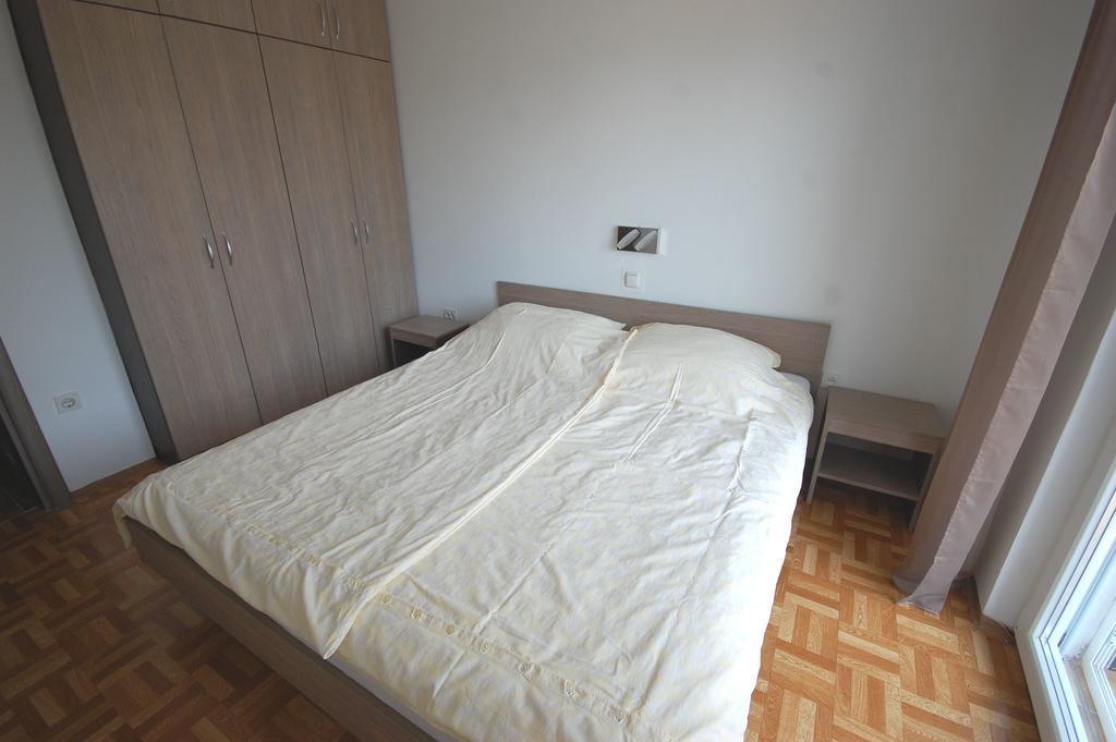 Apartments Jakobi By El-Pi Tours นยีวีเซ ภายนอก รูปภาพ